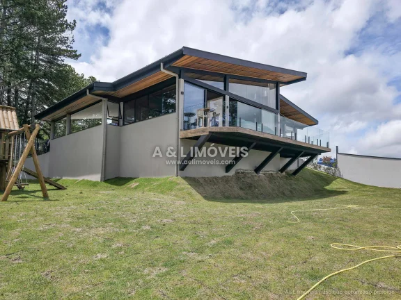 Imagem Casa à Venda em Campos do Jordão - Vista Panorâmica, 3 Suítes e Mirante