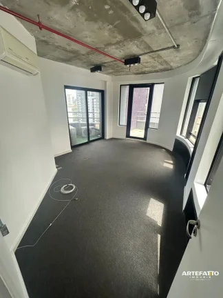 Imagem Sala Comercial / Laje com privacidade (andar exclusivo)-Próximo a ponte Estaiada