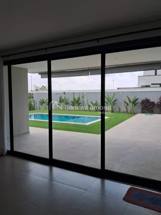 Imagem Essa casa reúne todos os requisitos para você que quer morar com conforto e segurança!
Condomíni...