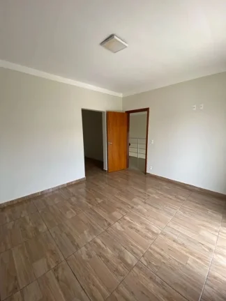 Imagem Excelente oportunidade de locação: Casa em condomínio com 3 suítes e 4 vagas na Chácaras Reunidas São Jorge, Sorocaba-SP!