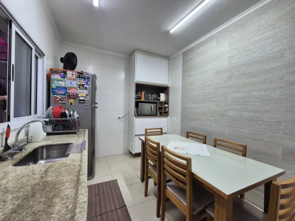 Imagem Sobrado em Villagio à Venda – 02 suítes e 02 vagas amplas - excelente local