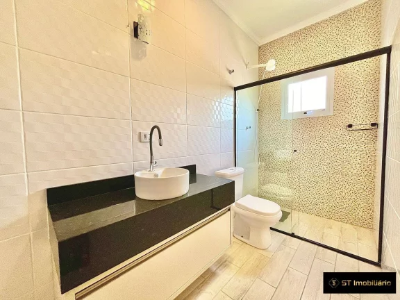 Imagem Casa a venda em Atibaia - Condomínio Fechado, 1.000 m² e 3 Suítes!