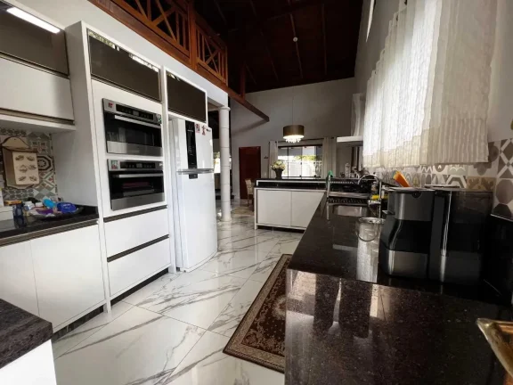 Imagem Casa com 3 dormitórios sendo 1 suíte e 2 vagas de garagem no bairro Ressacada em Itajaí