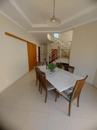 Imagem Encanto e Exclusividade: Casa em Condomínio de Alto Padrão em Valinhos com Conforto e Segurança!
