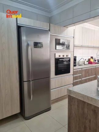 Imagem Casa à venda no Condomínio Evidence Resort em Ribeirão Preto-SP: 2 quartos, 1 suíte, 3 salas, 4 banheiros, 2 vagas - 120m²