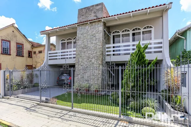 CASA DE 02 PAVIMENTOS - ÁREA DE 257,70m2 - CENTRO - RIO NEGRO/PR