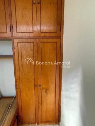 Imagem Em localização privilegiada, este apartamento oferece ambientes amplos, bem arejados e iluminados ...