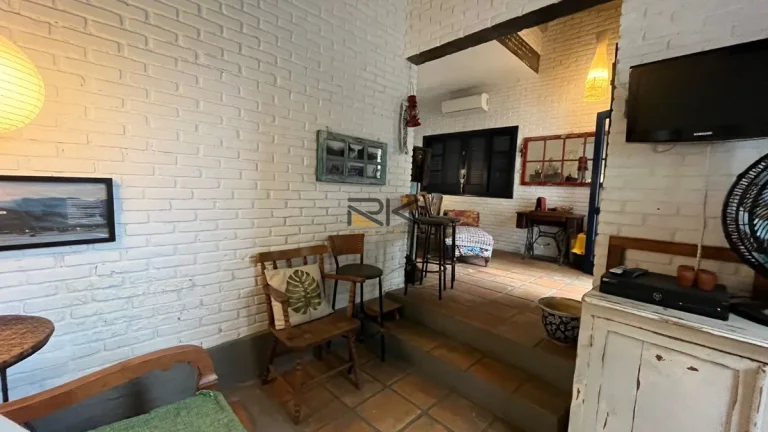 Imagem CASA BAIRRO DO ITAGUÁ 3 dormitórios sendo 1 suítes,1 banheiro social,sala 2 ambientes 3 vagas de garagem
