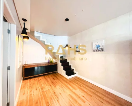 Imagem Linda casa semi-mobiliada e climatizada com 3 suítes, escritório, 2 vagas de garagem e completa á...