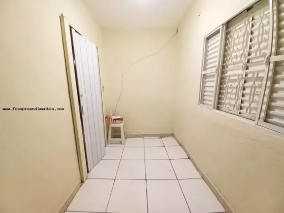 Imagem Casa para Venda em Limeira, Jardim Ibirapuera, 4 dormitórios, 2 banheiros, 2 vagas