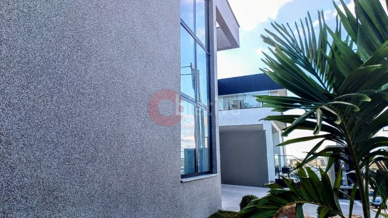 Imagem Casa nova em condomínio com acabamento fino a venda em São Pedro da Aldeia.