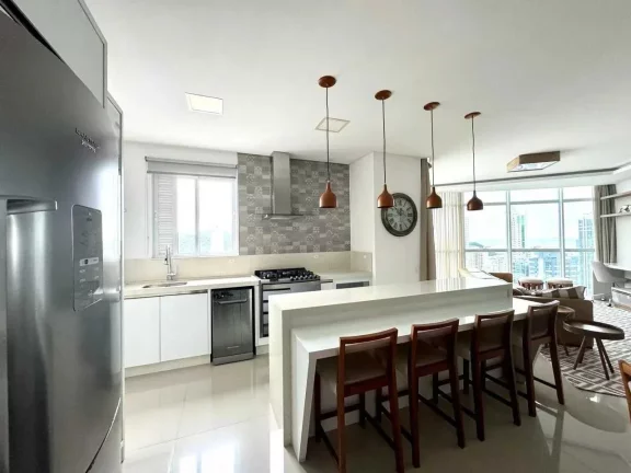 Imagem Apartamento decorado com 3 suítes e 3 vagas de garagem em Balneário Camboriú