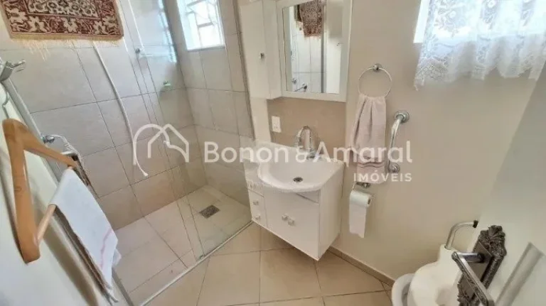 Imagem Casa térrea à venda no Parque Taquaral. O imóvel conta com 3 quartos, 2 banheiros, sala, copa, co...