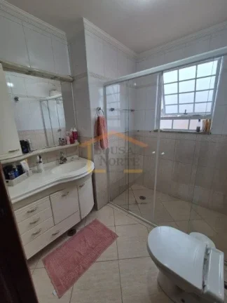 Imagem Sobrado em perfeito estado com 160m² de área construída, 3 dormitórios amplos, sendo 1 suíte co...