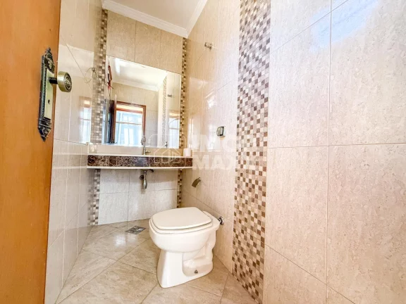 Imagem Casa para Alugar no Núcleo Bandeirante, 5 Quartos, 3 Suítes, 378m²