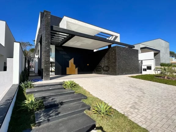 Apresentamos uma oportunidade única de adquirir uma residência de alto padrão no Alphaville Nova ...