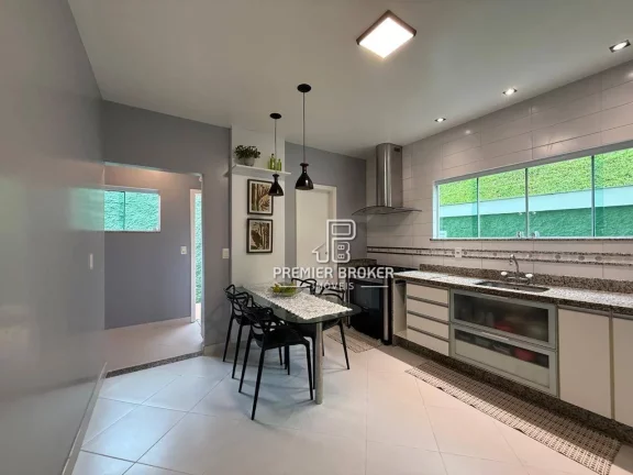 Imagem Casa com 3 dormitórios à venda, 192 m² por R$ 1.270.000,00 - Pimenteiras - Teresópolis/RJ