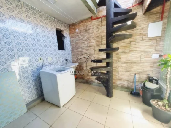 Imagem Sobrado Espaçoso 3 Quartos no Tupiry, Praia Grande - R$300 mil