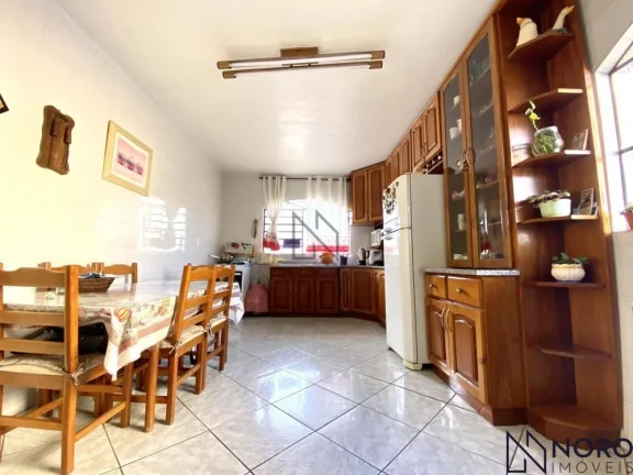 Imagem Casa à venda 4 dormitórios, 1 suíte, no Bairro Medianeira