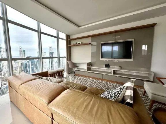 Imagem Apartamento decorado com 3 suítes e 3 vagas de garagem em Balneário Camboriú
