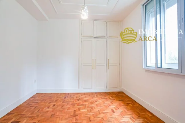 Imagem Apartamento à venda na Bela Vista, São Paulo-SP: 3 quartos, 1 suíte, 1 sala, 1 banheiro, 1 vaga de garagem, 240m² de área.