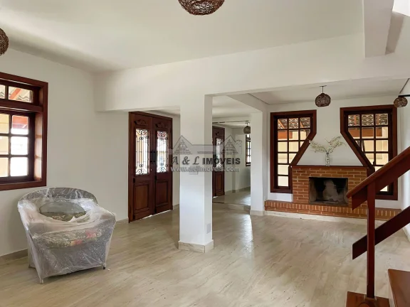 Imagem Casa à venda em Campos do Jordão – Reformada em condomínio fechado