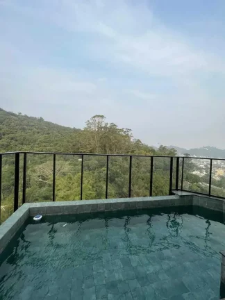 Imagem Cobertura duplex mobiliada com 3 suítes e 3 vagas de garagem com vista beira-rio em Itajaí