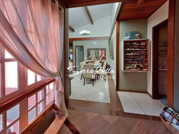 Imagem Casa com 4 dormitórios à venda, 250 m² por R$ 680.000,00 - Barra do Imbuí - Teresópolis/RJ