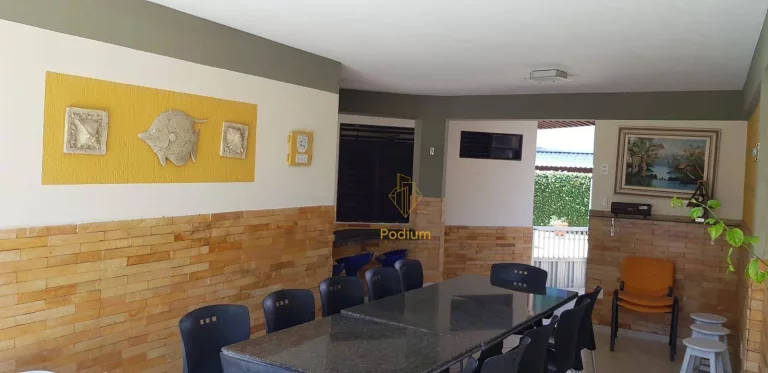 Imagem Casa estilo francesa com área de lazer em condomínio fechado no Portal do Sol - CA0041