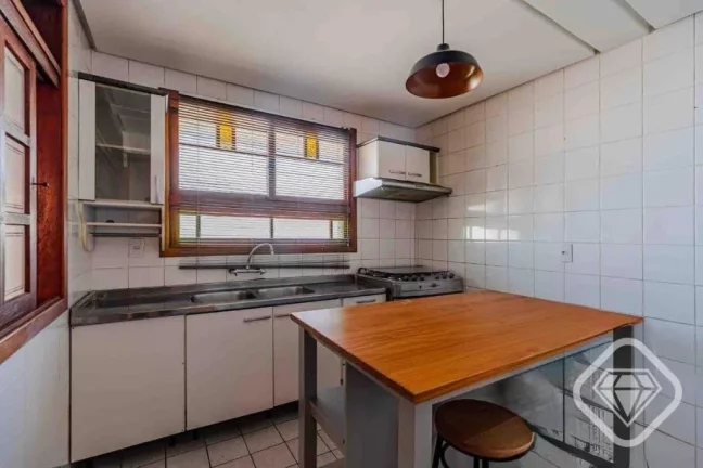 Imagem Casa aconchegante em condomínio no coração da Zona Sul de Porto Alegre.

Brilhante Imóveis apres...