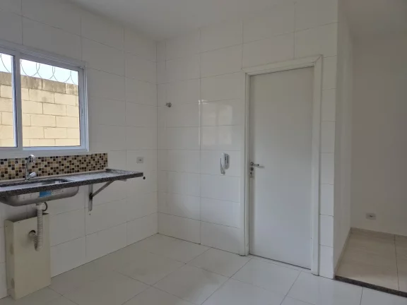 Imagem Sobrado para alugar com 2 quartos, sendo 2 suítes, no condomínio Villa Juçaras, Atibaia - SP