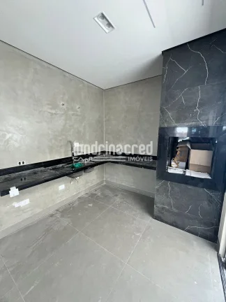 Imagem Casa Térrea à Venda no Condomínio Araçari com 3 Suítes, 144m² de Construção em Terreno de 256m²