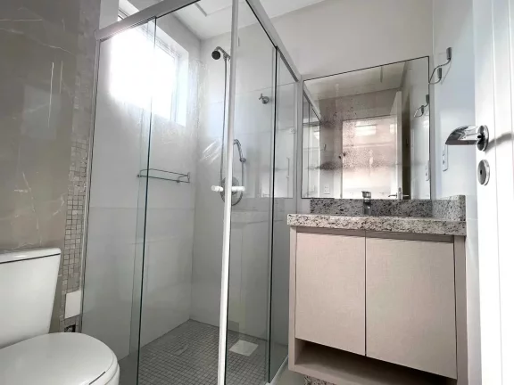 Imagem Apartamento com 3 dormitórios sendo 1 suíte e 3 vagas de garagem em Balneário Camboriú/SC