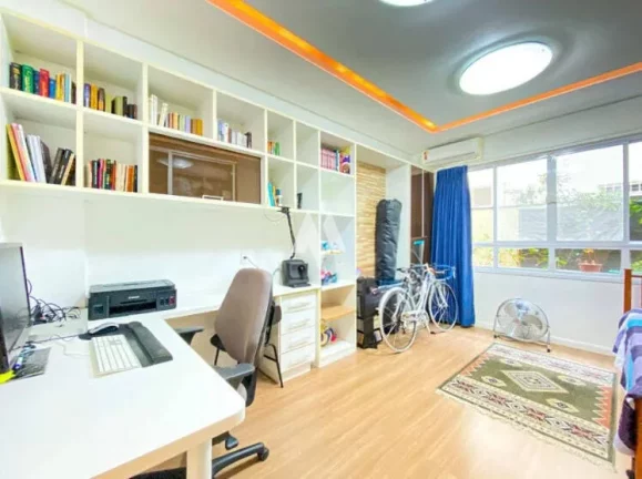 Imagem Casa com 3 quartos e 3 banheiros à Venda, 165 m² - Embaré/Santos