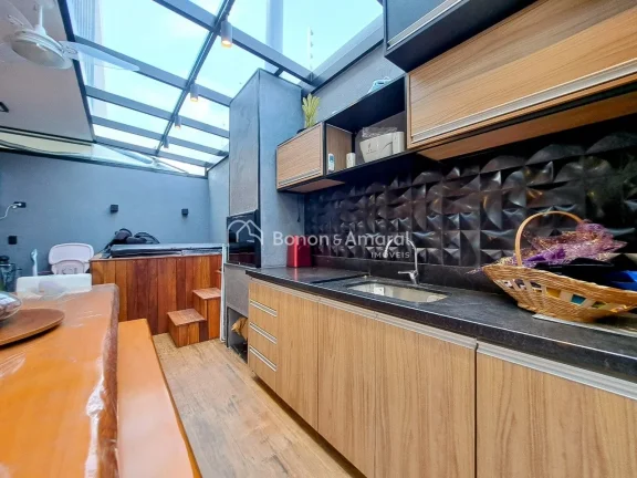 Imagem Projeto personalizado e moderno, possui uma ampla sala para 3 ambientes, lavabo, escritório, cozinh...