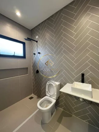 Imagem Casa térrea, 3 Suítes, 252m², Condomínio Reserva Aruanã.