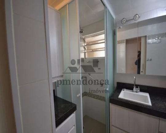 Imagem Apartamento em perfeito estado de conservação, piso em porcelanato, living para 02 ambientes, banh...