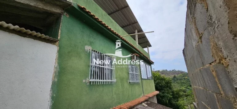 Imagem Viva em uma chácara a apenas 5 minutos do centro de Cariacica! Esta propriedade oferece uma casa espaçosa de 180 m² com terraço.