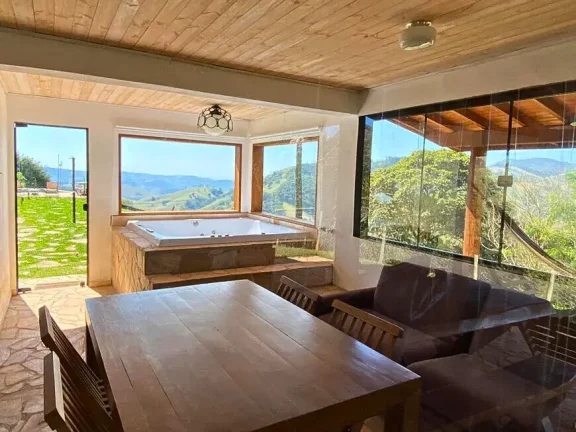 Imagem Onde a Sofisticação e a Natureza se Encontram: Seu Refúgio em Gonçalves