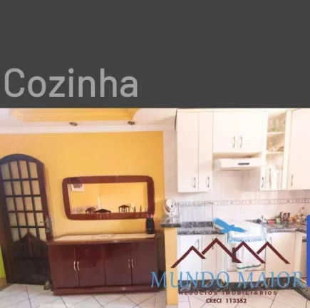 Imagem Sobrado com 3 Quartos e 4 banheiros à Venda, 220 m por R$ 820.000!