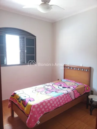 Imagem Linda e espaçosa casa com 217 m² de área construída e 320 m² de terreno. A residência possui 3...