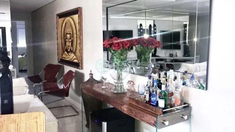 Imagem Amplo apartamento à venda com 2 quartos, sendo 2 suítes, e 3 banheiros no total. Este apartamento ...