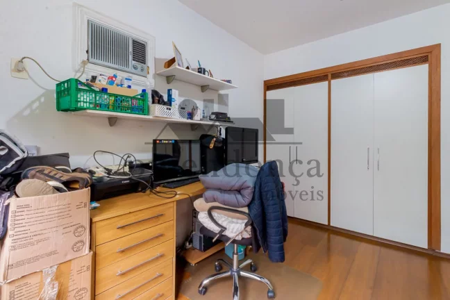 Imagem Apartamento em Perdizes com 3 quartos (1 suíte) e 2 vagas, 155m².