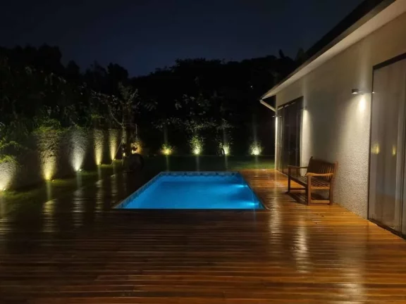 Imagem Nova, TÉRREA c/ piscina, em rua fechada no Miolo da Granja!
