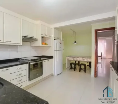 Imagem Casa com edícula a venda, 03 quartos c/suíte, no Portão em Curitiba PR