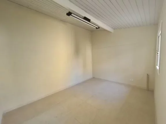 Imagem Casa à venda no Centro de Ubatuba-SP: 4 quartos, 2 suítes, 1 sala, 3 banheiros, 3 vagas de garagem - 210m² de área.