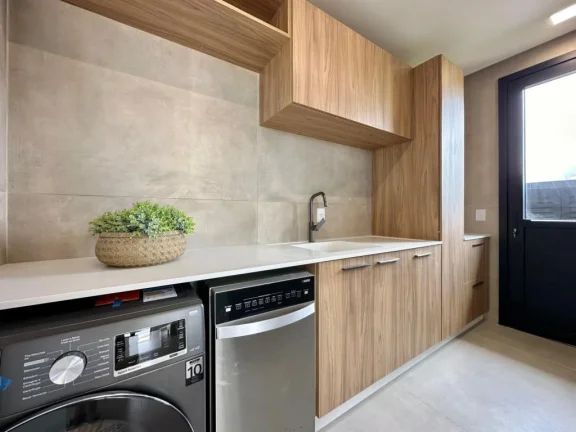Imagem Casa em Condominio 5 Dormitórios - Bairro Capão Novo