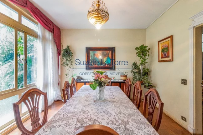 Imagem Apartamento charmoso com pé direito alto, ambientes amplos e muito iluminado. Ótima localização ...