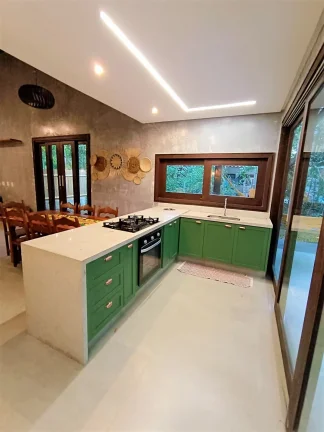 Imagem Casa em Condomínio para aluguel em Praia do Forte, Bahia - Açu da Torre - Com Piscina e Quadra Poliesportiva
