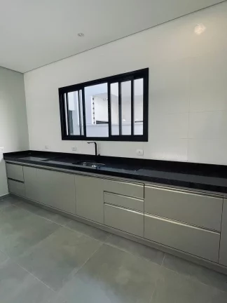 Imagem Casa com 3 quartos, sendo 01 suíte, 154 m², à venda por R$ 700.000